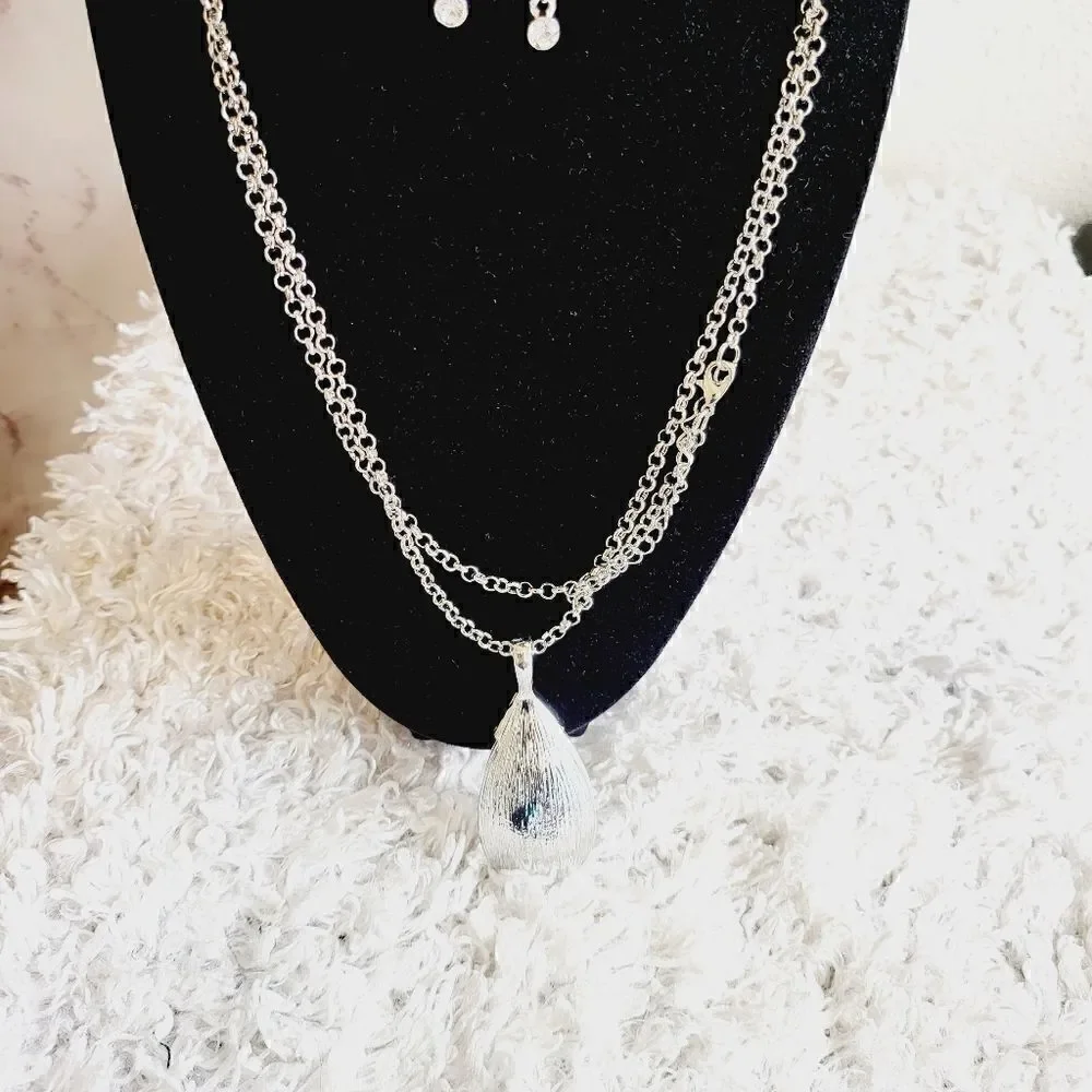 boutique item excellent no